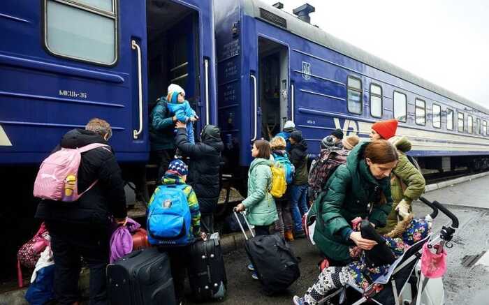 Із деяких територій Донеччини і Харківщини примусово евакуюють дітей