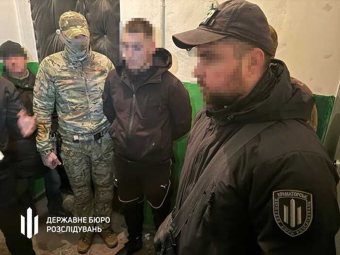 Детективи ДБР викрили на Донеччині масштабну схему розкрадання пального у військовій частині