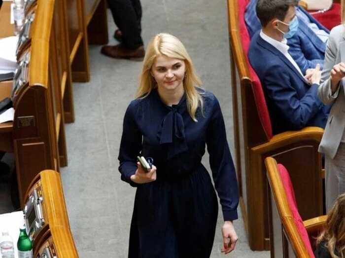 Народка депутатка Анна Колісник склала мандат