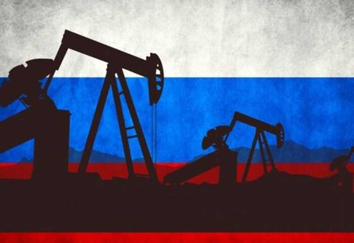 Нафтові доходи РФ впали до мінімуму за два роки – Bloomberg