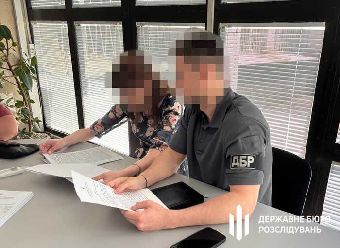 У Запоріжжі ДБР викрило шахраїв, які привласнювали квартири померлих незаконним шляхом