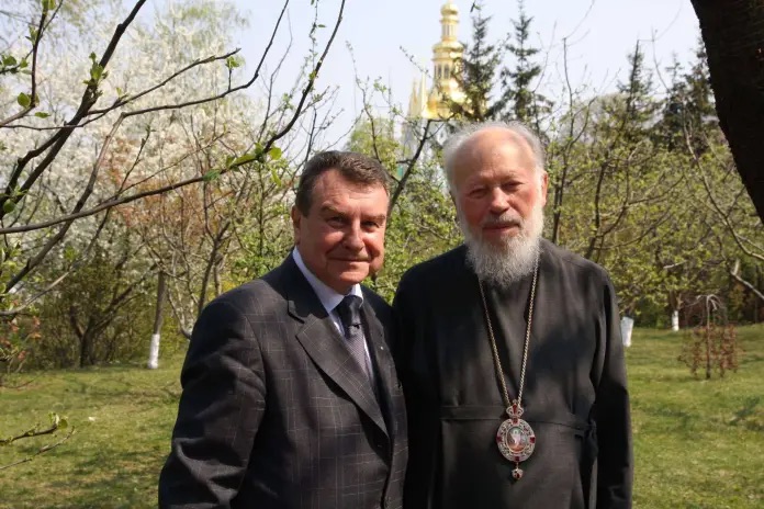 Медальйон належав покійному митрополиту Володимиру (Сабодану)
