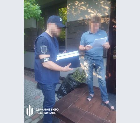 Колишнього заступника голови "Лісів України" затримали за незаконне збагачення на понад 38 млн гривень: подробиці ДБР і фото tuiqtdiqrirtzrz